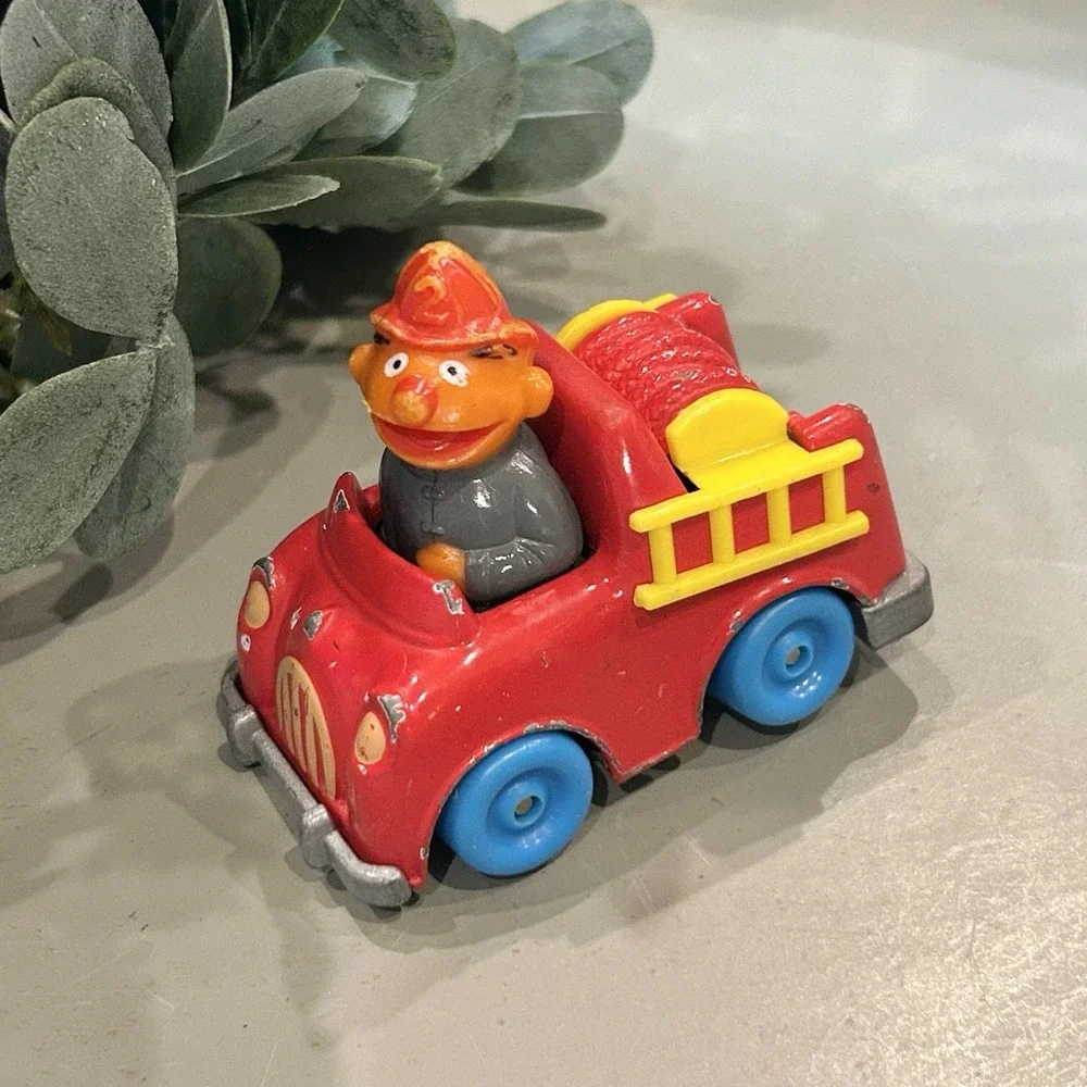 Vintage 1981 Diecast Sesame‎ Street Muppets Playskool Ernie Fire Truck